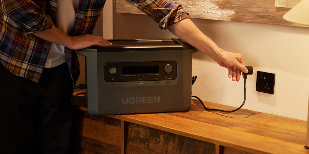 UGREEN ポータブル電源 PowerRoam2200 (GS2200) UGREEN ポータブル電源 PowerRoam2200 (GS2200)
