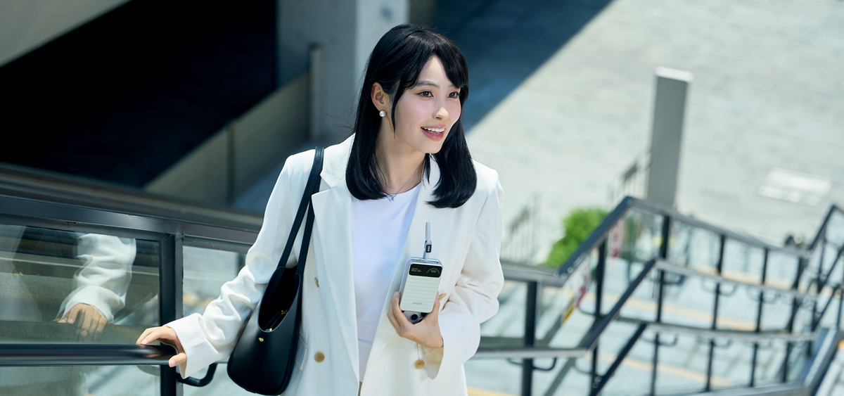 通勤・通学時に持ち運べるUGREEN DymondCell™搭載モバイルバッテリー